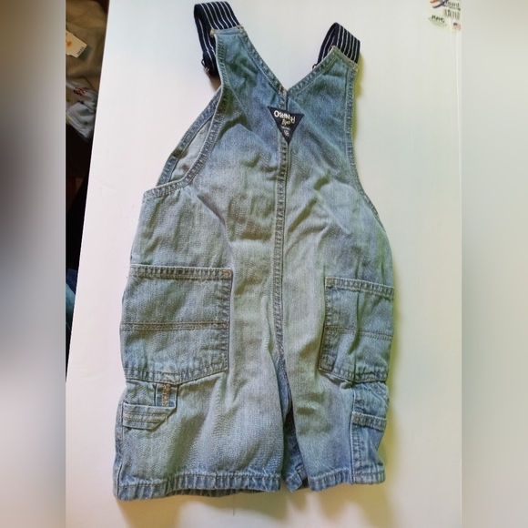 Oshkosh B'Gosh Shortalls 3T - Picture 4 of 8